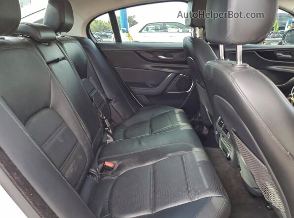 SAJAE4FX9LCP62913 2020 JAGUAR XF White Vista de los asientos traseros