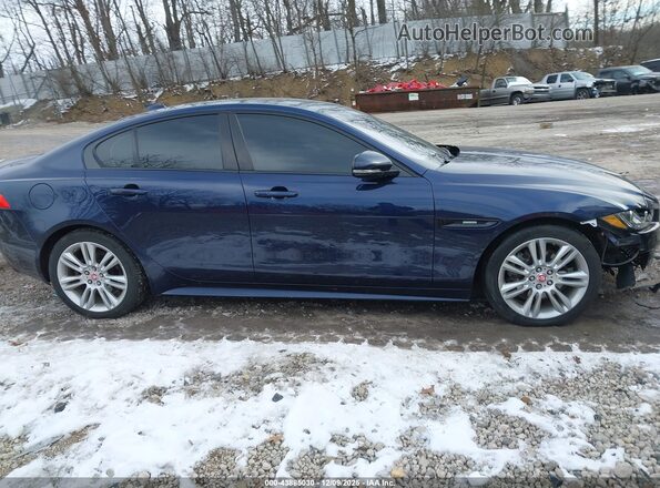SAJAF4BN2HA969065 2017 JAGUAR XF Blue Widok wnętrza z tyłu