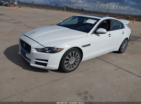 SAJAR4FX4JCP31229 2018 JAGUAR XF Белый Передняя левая четверть