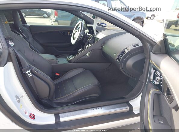 SAJDF1GV4JCK55209 2018 JAGUAR F-TYPE White Vista interior delantera