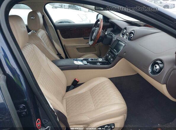 SAJWJ2GD0H8W03928 2017 JAGUAR XJ Blue წინა სალონის ხედი
