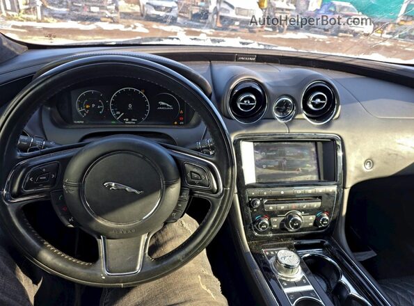 SAJXJ1GD4H8W12629 2017 JAGUAR XJ Black Widok tylnych siedzeń