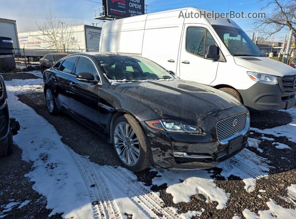 SAJXJ1GD4H8W12629 2017 JAGUAR XJ Black Przód lewy