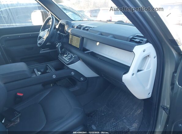 SALEJEEX7R2325776 2024 LAND ROVER DEFENDER Зеленый Вид салона спереди