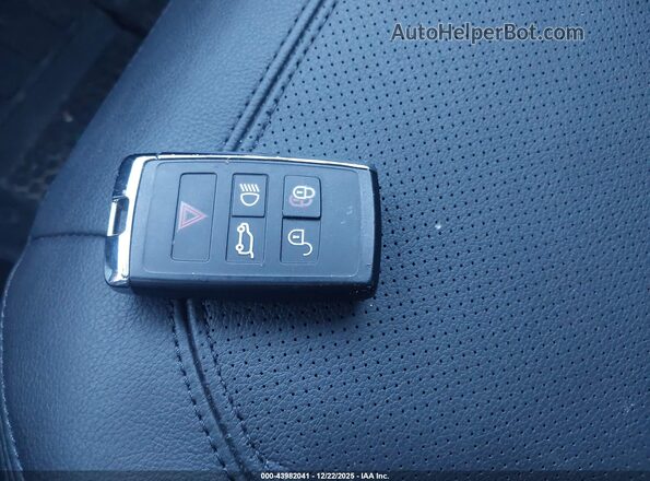 SALEJEEX7R2325776 2024 LAND ROVER DEFENDER Зеленый Вид панели приборов