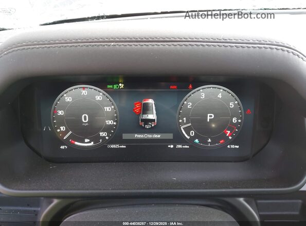 SALEJFFU5R2338455 2024 LAND ROVER DEFENDER Черный Вид задних сидений