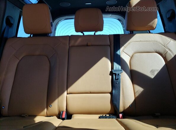 SALEPEFE2R2272173 2024 LAND ROVER DEFENDER Charcoal Widok tylnych siedzeń