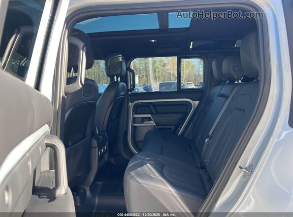 SALEW7RU6N2097910 2022 LAND ROVER DEFENDER Silver Widok naklejki z numerem VIN
