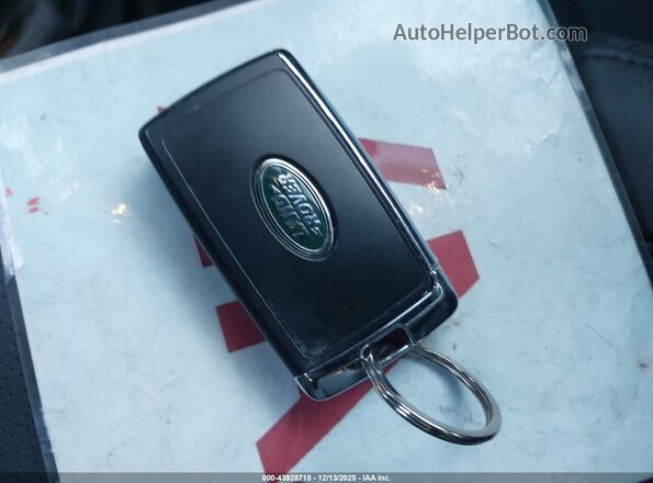 SALYL2EX9TA819902 2026 LAND ROVER RANGE ROVER VELAR Серый Вид панели приборов