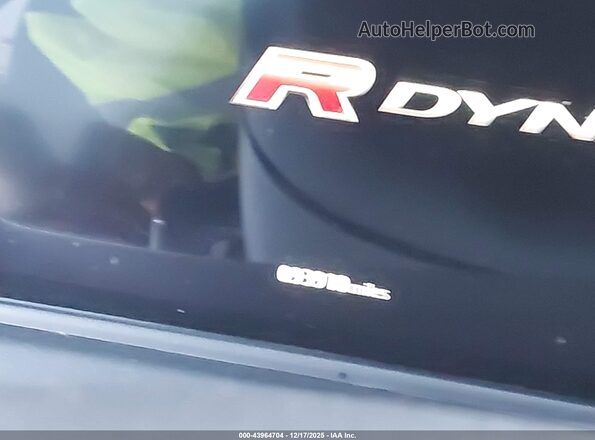 SALYL2RVXJA749980 2018 LAND ROVER RANGE ROVER VELAR White Вид задньої частини салону