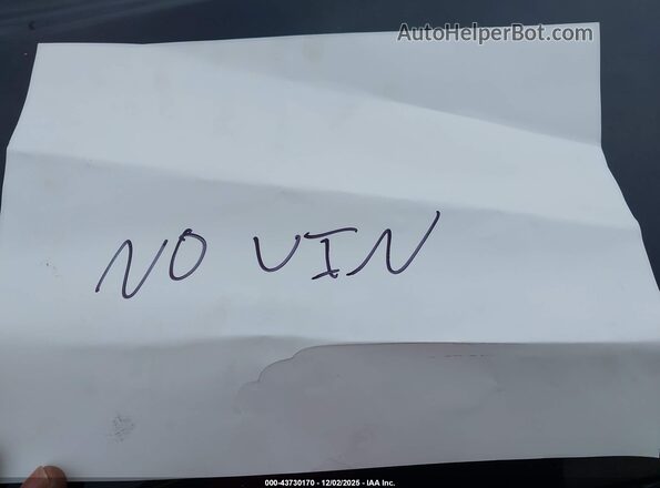 SBM14ACA3SW009320 2025 MCLAREN 750S White Vista del compartimento del motor