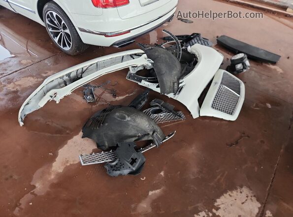 SJAAC2ZV8HC014147 2017 BENTLEY BENTAYGA White Widok naklejki z numerem VIN