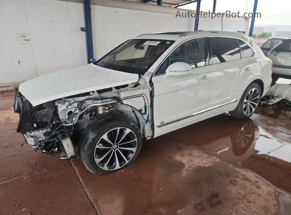 SJAAC2ZV8HC014147 2017 BENTLEY BENTAYGA White Przód lewy