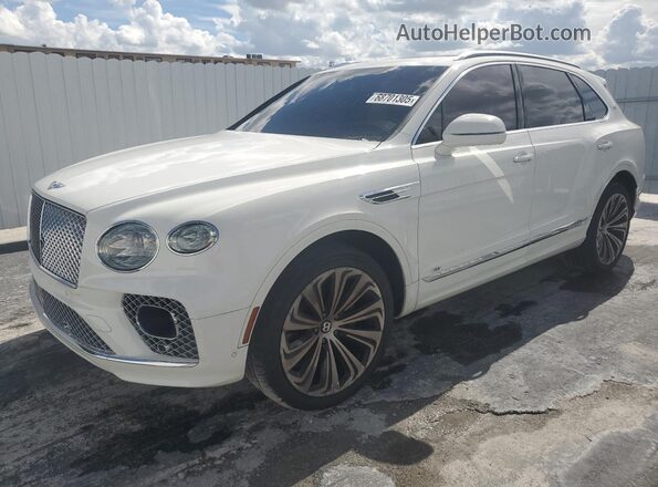 SJAAM2ZV3MC032885 2021 BENTLEY BENTAYGA Белый Передняя левая четверть