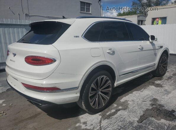 SJAAM2ZV3MC032885 2021 BENTLEY BENTAYGA Белый Задняя правая четверть