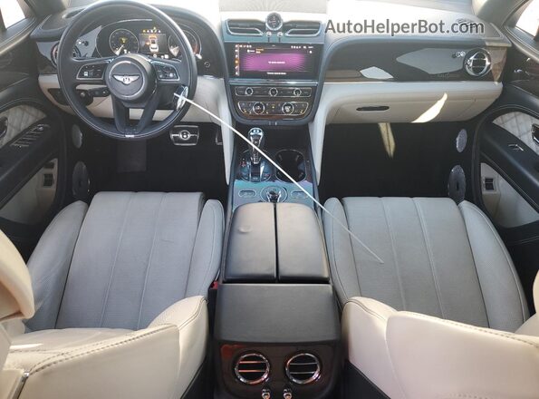 SJAAM2ZV3MC032885 2021 BENTLEY BENTAYGA Белый Вид панели приборов