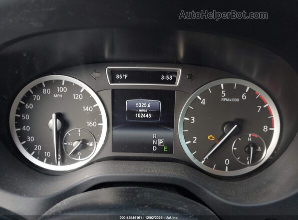 SJKCH5CPXHA018309 2017 INFINITI QX30 Black Widok tylnych siedzeń