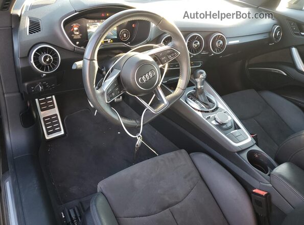 TRUAEAFV9K1005019 2019 AUDI TT Черный Вид панели приборов