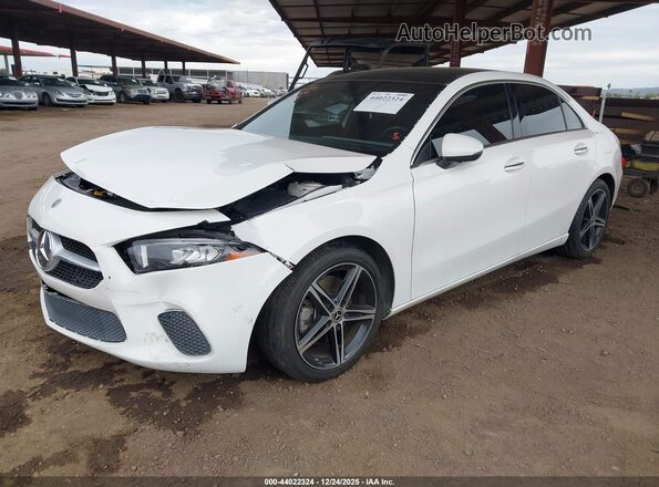 W1K3G4EB0MJ304364 2021 MERCEDES-BENZ A 220 Белый Передняя левая четверть