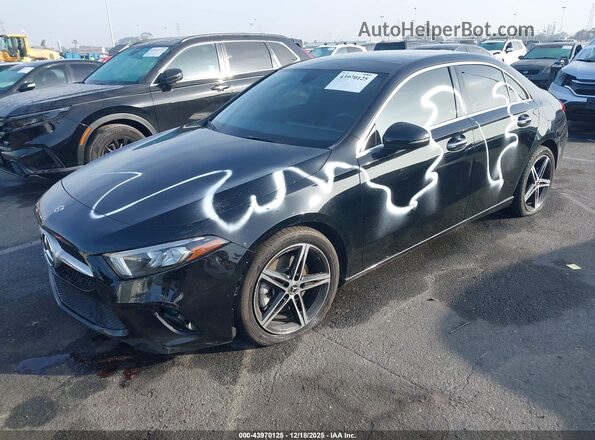 W1K3G4EB4NJ335831 2022 MERCEDES-BENZ A 220 Черный Передняя левая четверть