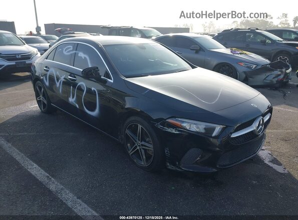 W1K3G4EB4NJ335831 2022 MERCEDES-BENZ A 220 Черный Передняя правая четверть
