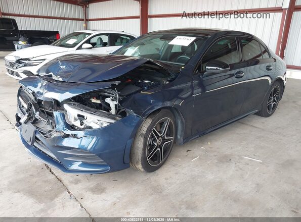 W1K3G4EB9MJ271641 2021 MERCEDES-BENZ A 220 Dark Blue Vista tres cuartos delantera izquierda