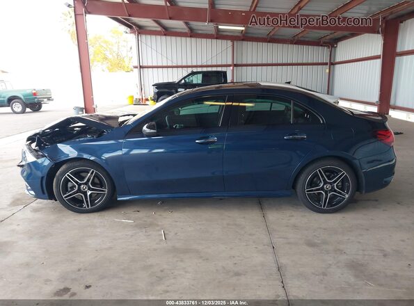W1K3G4EB9MJ271641 2021 MERCEDES-BENZ A 220 Dark Blue Vista interior de 360 grados