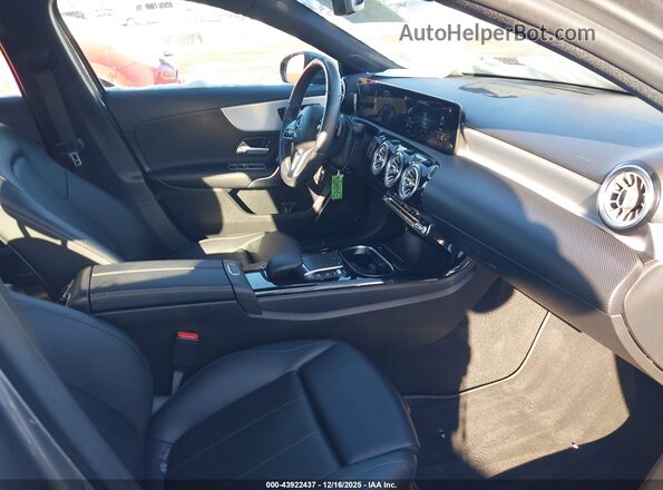 W1K3G4FBXMJ279469 2021 MERCEDES-BENZ A 220 Серый Вид салона спереди