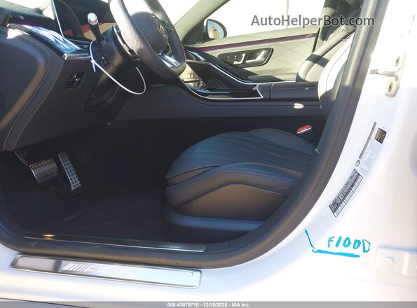W1K6G8CB2SA322868 2025 MERCEDES-BENZ AMG S 63 E White Widok z przodu