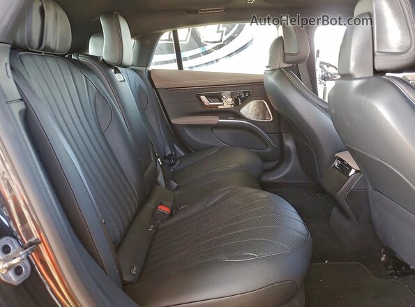 W1KCG2EB6RA045763 2024 MERCEDES-BENZ EQS Gray Widok tylnych siedzeń