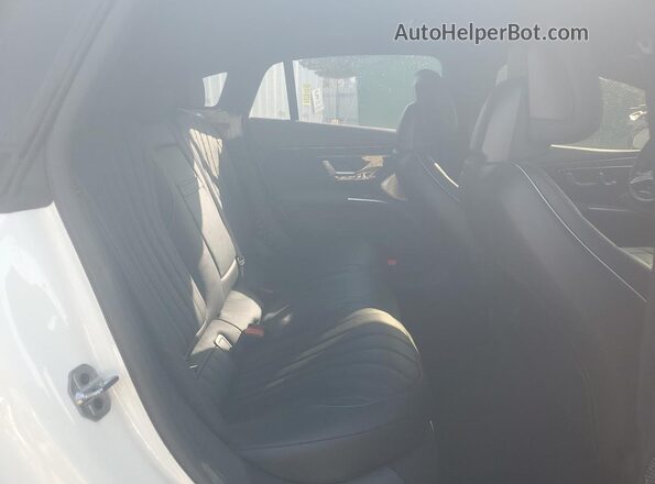 W1KCG4EB5NA001839 2022 MERCEDES-BENZ EQS White Vista de los asientos traseros