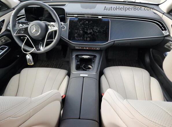W1KLF4HB3SA127675 2025 MERCEDES-BENZ E Белый Вид панели приборов