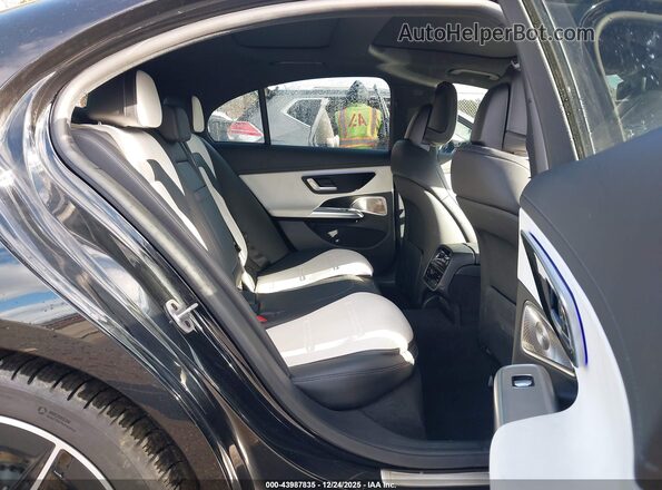 W1KLF6DB4SA147970 2025 MERCEDES-BENZ AMG Black Vista de la etiqueta del VIN