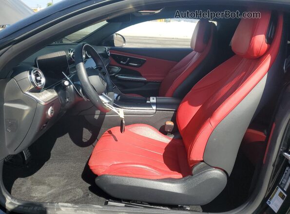 W1KMJ4HB2RF023730 2024 MERCEDES-BENZ CLE Черный Вид салона спереди