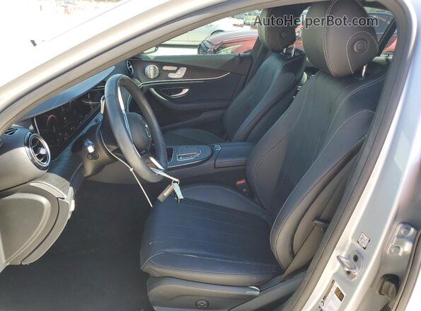 W1KZF8DB3PB173631 2023 MERCEDES-BENZ E Silver Widok wnętrza z przodu