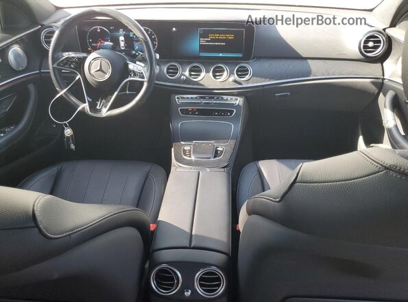 W1KZF8DB8NB094534 2022 MERCEDES-BENZ E Белый Вид панели приборов