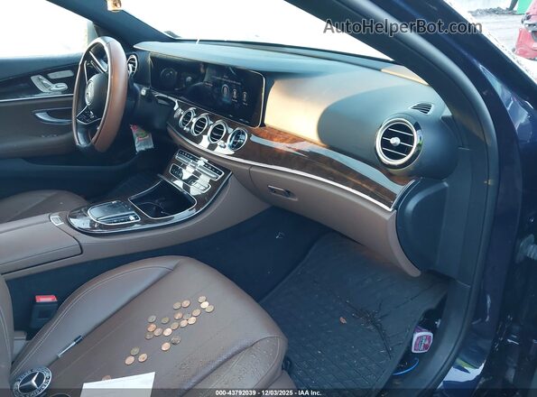W1KZF8EB5MA922137 2021 MERCEDES-BENZ E-CLASS Blue Widok wnętrza z przodu