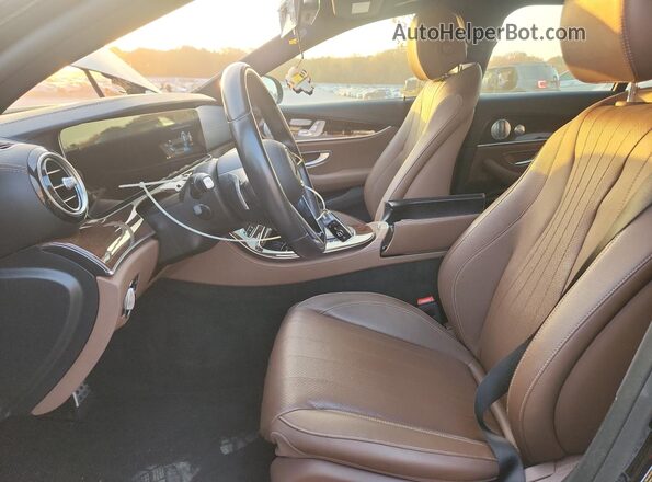 W1KZH6AB4NB060061 2022 MERCEDES-BENZ E Черный Вид салона спереди