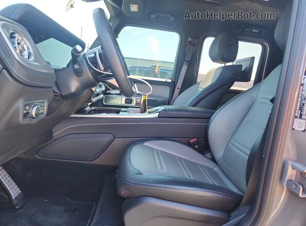 W1NWM0AB4SX021645 2025 MERCEDES-BENZ G-CLASS Серый Вид салона спереди