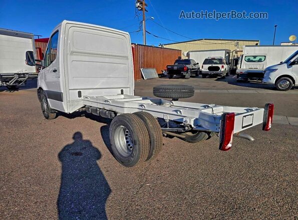 W1X8N23Y6PN256271 2023 MERCEDES-BENZ SPRINTER Белый Передняя правая четверть