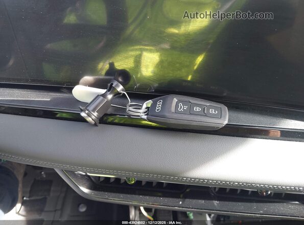WA124BGF2SA067600 2025 AUDI Q6 E-TRON Серый Вид панели приборов