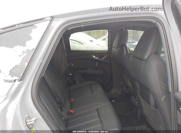 WA142BFZ2RP010038 2024 AUDI Q4 Серый Вид задних сидений