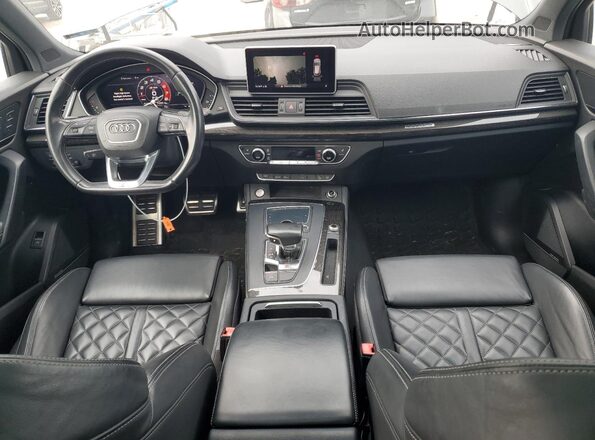WA1A4AFY4J2001230 2018 AUDI SQ5 Серый Вид панели приборов