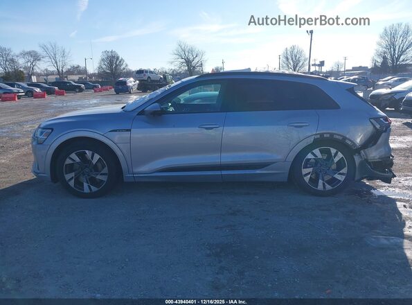 WA1AAAGE0MB026711 2021 AUDI E-TRON Silver Vista interior de 360 grados
