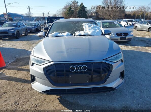 WA1AAAGE0MB026711 2021 AUDI E-TRON Silver Vista del cuadro de instrumentos