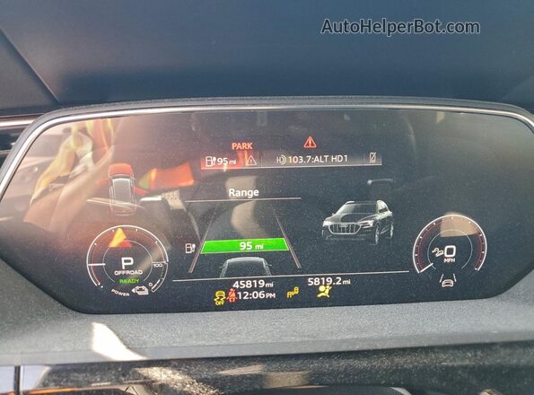 WA1AAAGE4MB024265 2021 AUDI E-TRON Blue Widok zestawu wskaźników