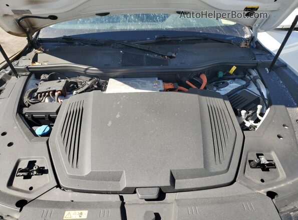 WA1AAAGE4MB030552 2021 AUDI E-TRON White Vista del compartimento del motor
