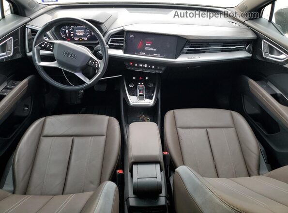 WA1ACBFZ8PP080222 2023 AUDI Q4 Черный Вид панели приборов
