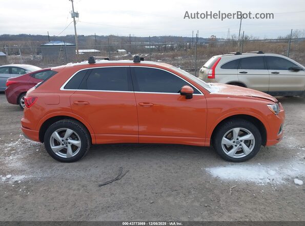 WA1AECF39K1078423 2019 AUDI Q3 Orange Vista interior trasera