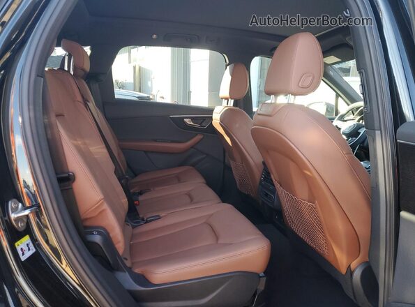 WA1AXBF71PD011991 2023 AUDI Q7 Black Widok wnętrza z tyłu